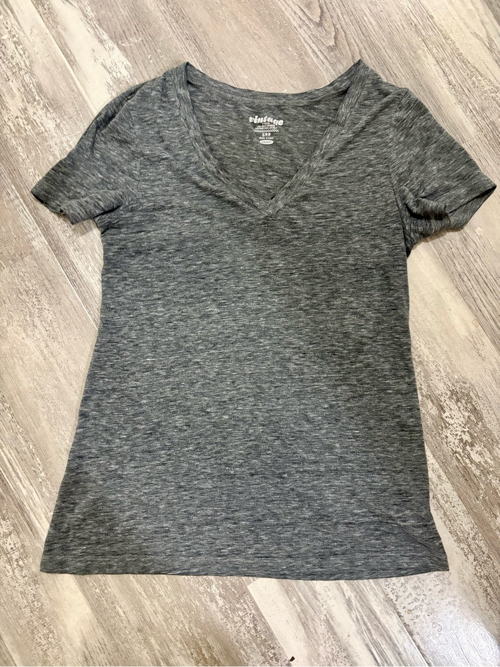 Old Navy Women's Heather Charcoal V-Neck Tee